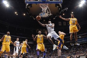 央视无缘世界杯-NBA疯狂一夜！东契奇快船之战创历史纪录，独行侠新王登基引全网膜拜